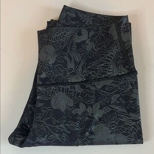 Lululemon Wunder Under Cropped Legging Shine Logo Flourish Black Foil Size 6